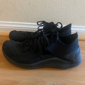 Worn 2-3 times ; almost new condition ; Nike flyknit